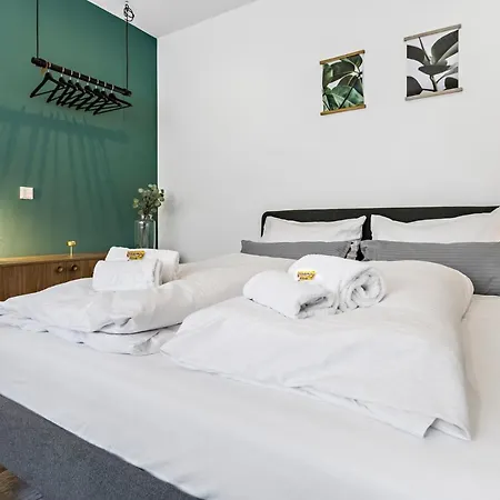 Luxomes - Spacious Studio For 4 - Kitchen - Parking Ingolstadt Exterior foto